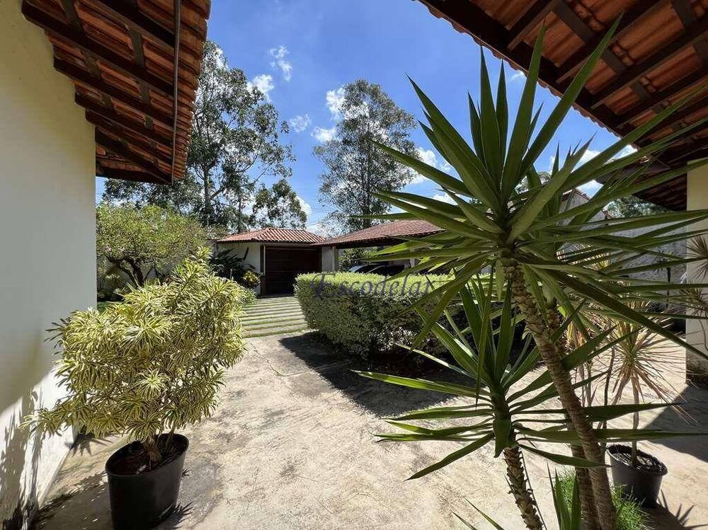 Casa, 4 quartos, 247 m² - Foto 2