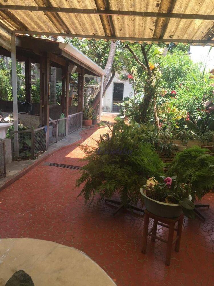 Casa para alugar com 3 quartos, 320m² - Foto 1