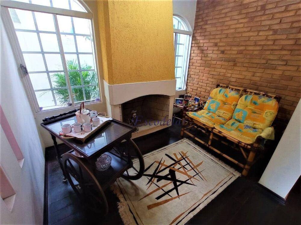 Casa, 3 quartos, 209 m² - Foto 1