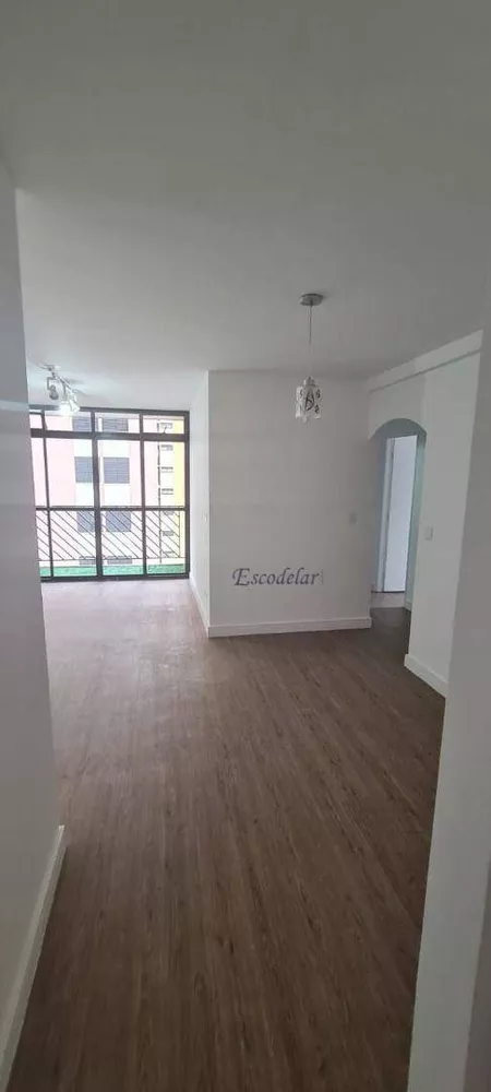 Apartamento à venda com 3 quartos, 77m² - Foto 2