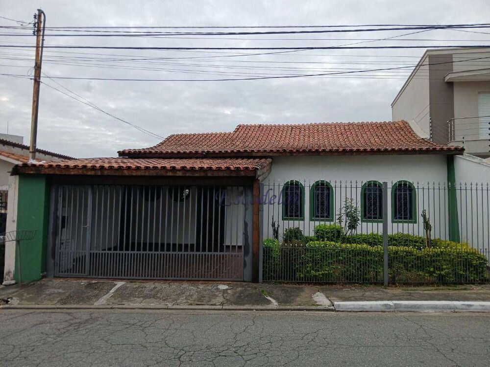 Casa, 3 quartos, 241 m² - Foto 2