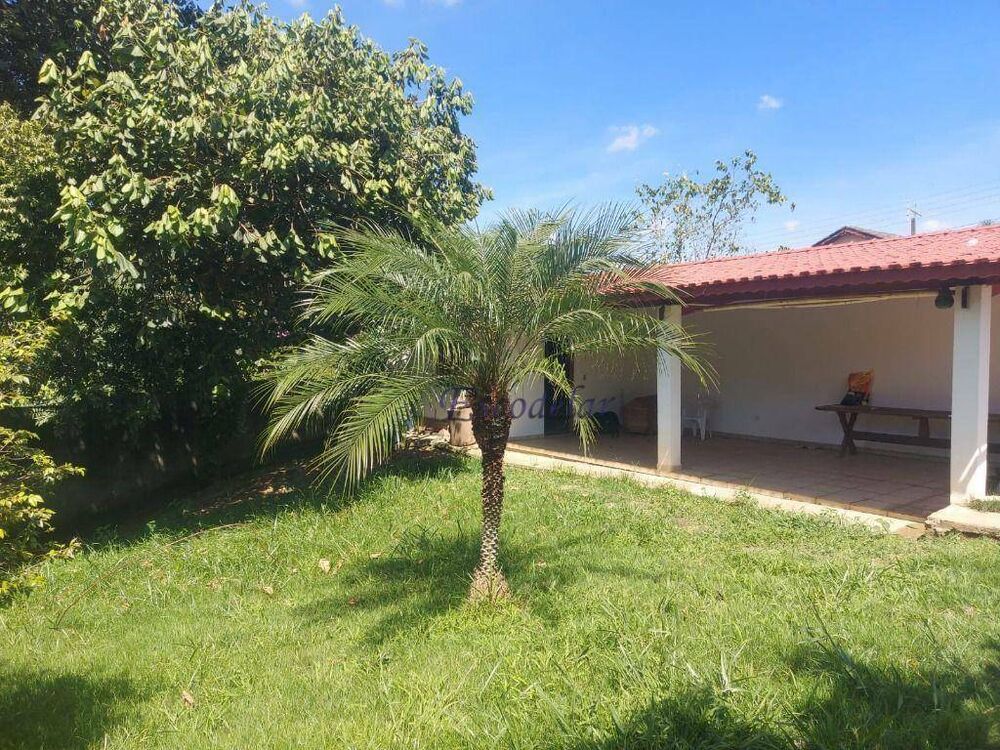 Casa para alugar com 5 quartos, 300m² - Foto 3