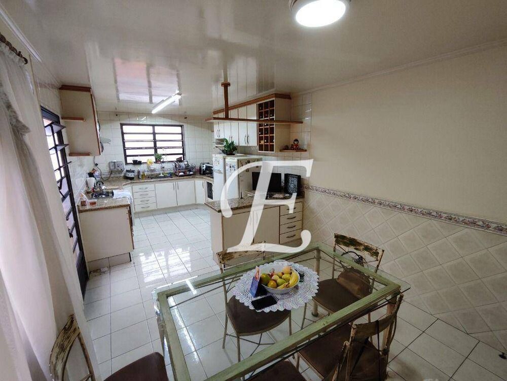 Sobrado, 3 quartos, 205 m² - Foto 2