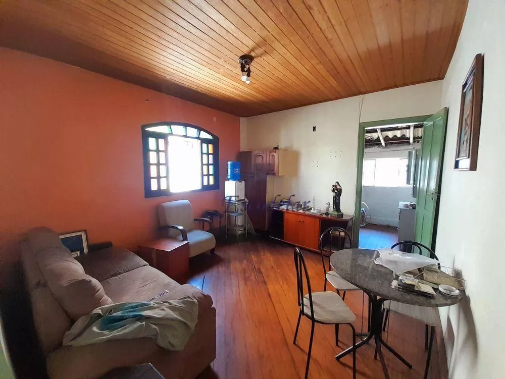 Casa à venda com 4 quartos, 150m² - Foto 2