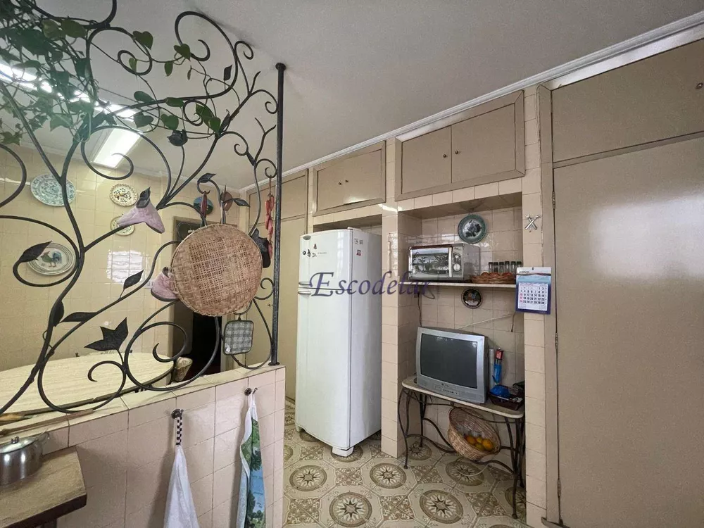 Apartamento à venda com 3 quartos, 200m² - Foto 15