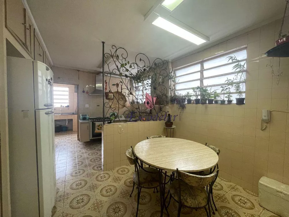 Apartamento à venda com 3 quartos, 200m² - Foto 16