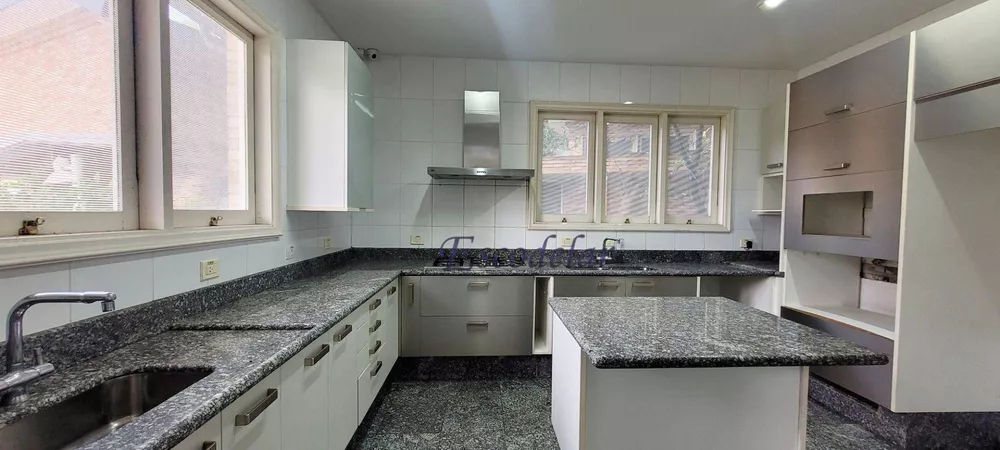 Casa para alugar com 4 quartos, 703m² - Foto 12