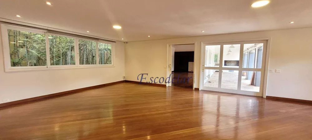 Casa para alugar com 4 quartos, 703m² - Foto 11