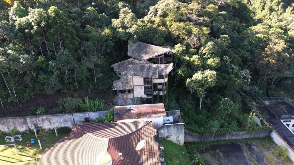 Casa, 3 quartos, 234 m² - Foto 1