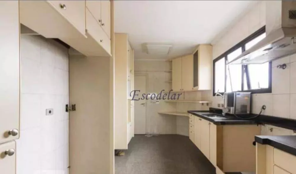 Apartamento à venda com 3 quartos, 207m² - Foto 4