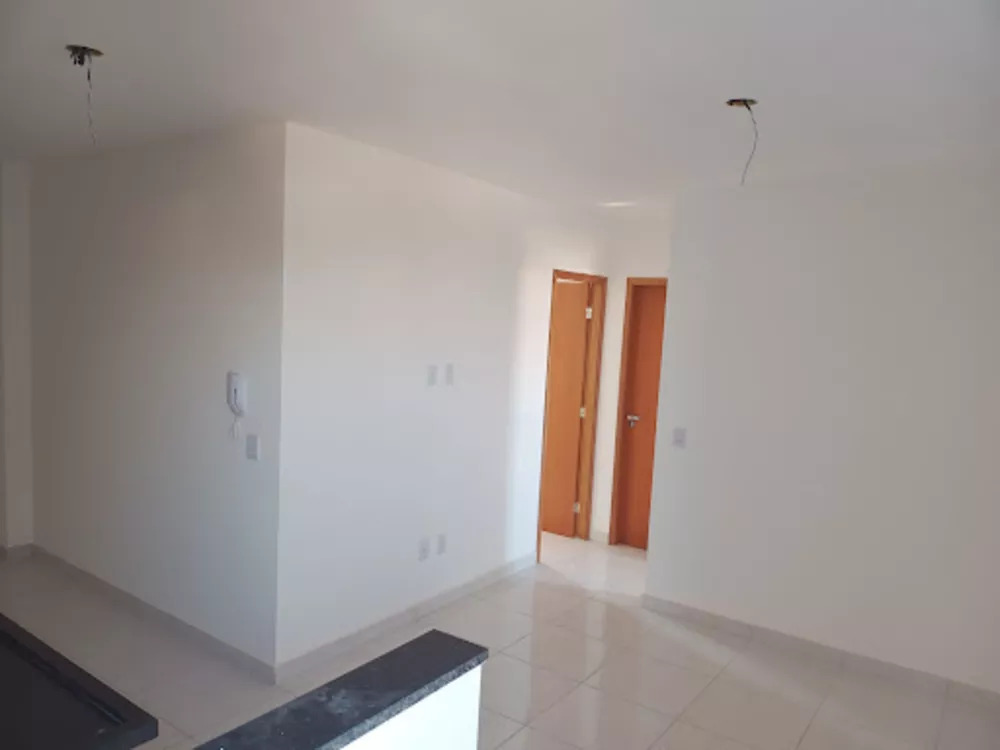 Apartamento à venda com 2 quartos, 47m² - Foto 2