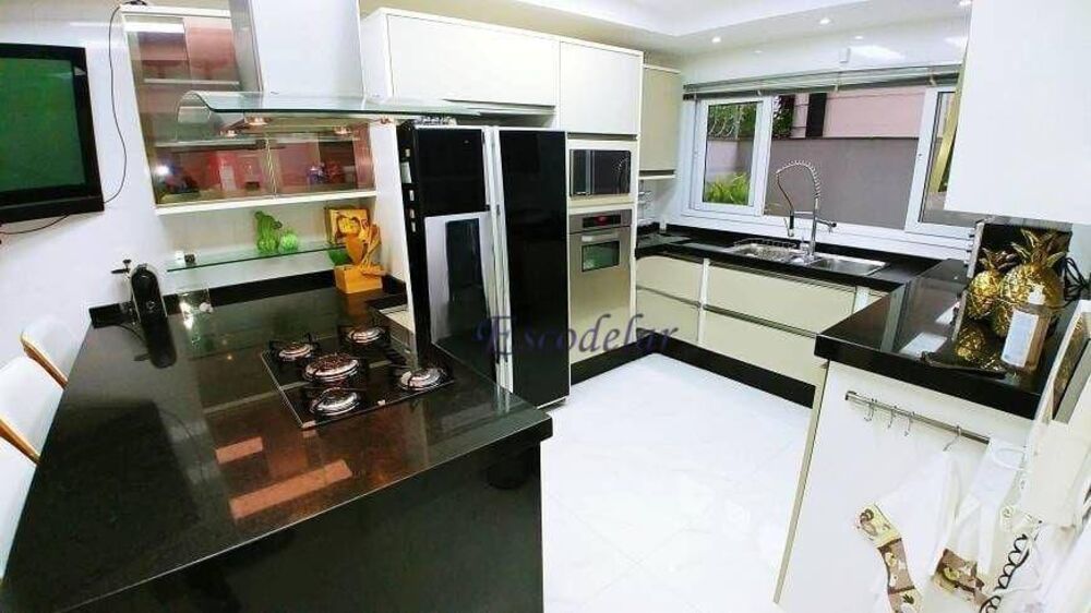Sobrado para alugar com 3 quartos, 318m² - Foto 6
