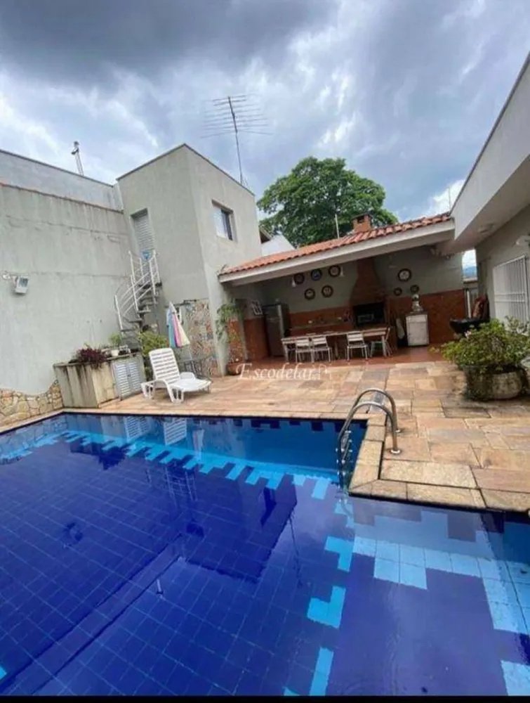 Casa, 4 quartos, 220 m² - Foto 1
