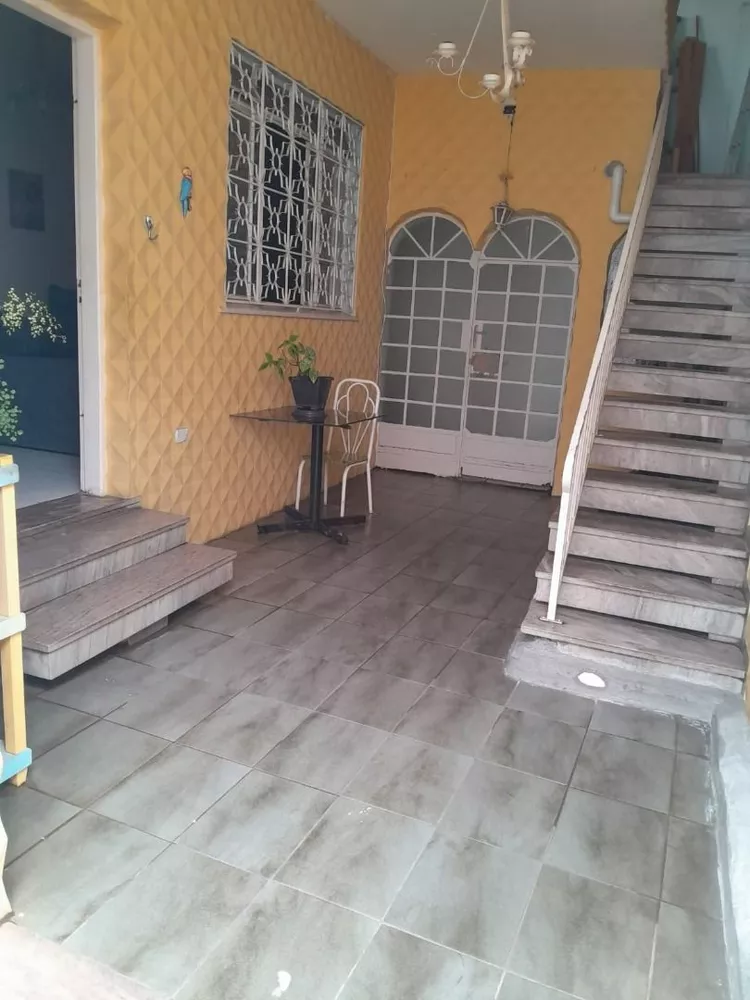 Sobrado à venda com 3 quartos, 300m² - Foto 2