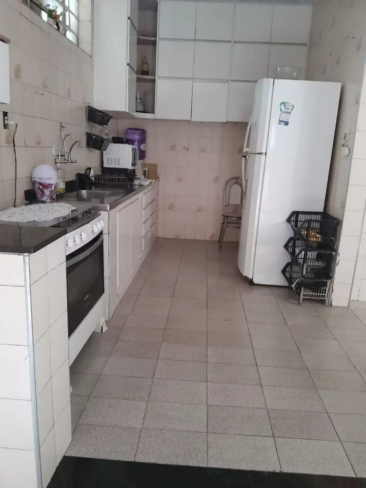 Sobrado à venda com 3 quartos, 300m² - Foto 3