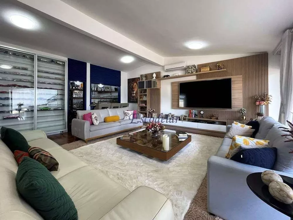 Casa à venda com 4 quartos, 850m² - Foto 2