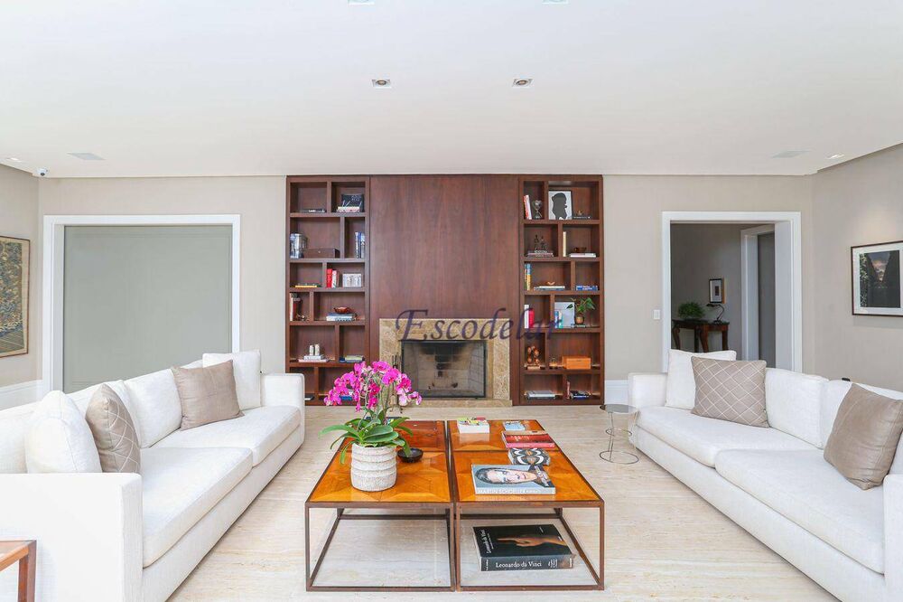 Casa, 5 quartos, 1057 m² - Foto 1
