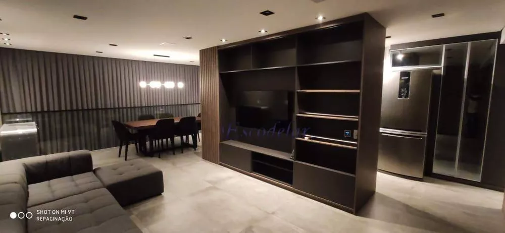 Apartamento para alugar com 2 quartos, 221m² - Foto 1