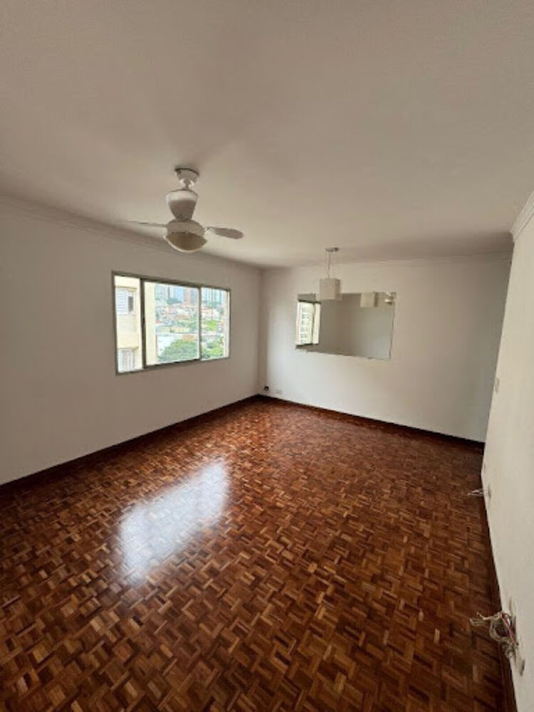 Apartamento à venda com 2 quartos, 70m² - Foto 3