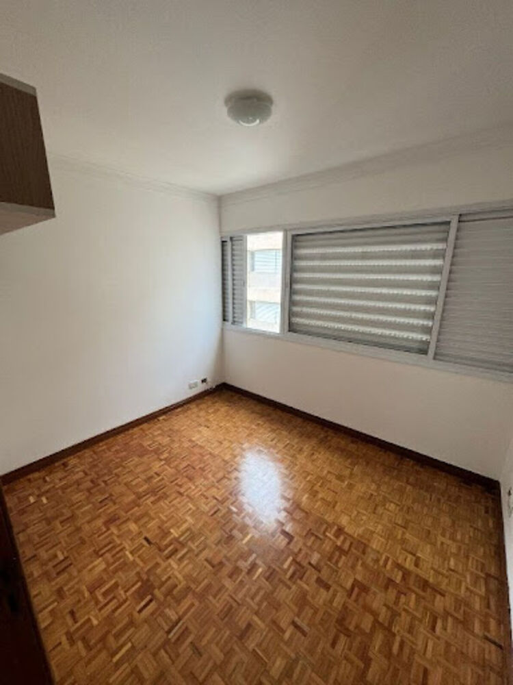 Apartamento à venda com 2 quartos, 70m² - Foto 2
