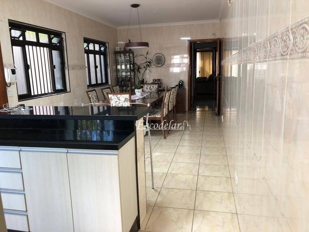 Sobrado, 3 quartos, 240 m² - Foto 1