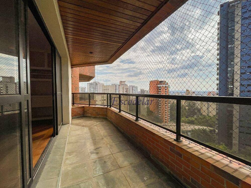 Apartamento, 3 quartos, 213 m² - Foto 1
