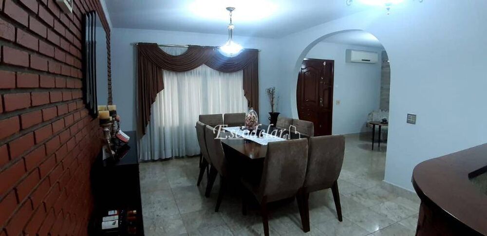 Sobrado, 3 quartos, 238 m² - Foto 1