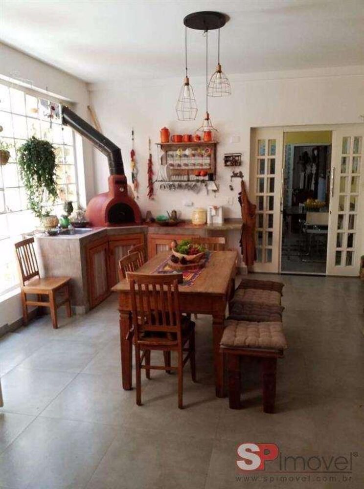 Sobrado, 4 quartos, 240 m² - Foto 1