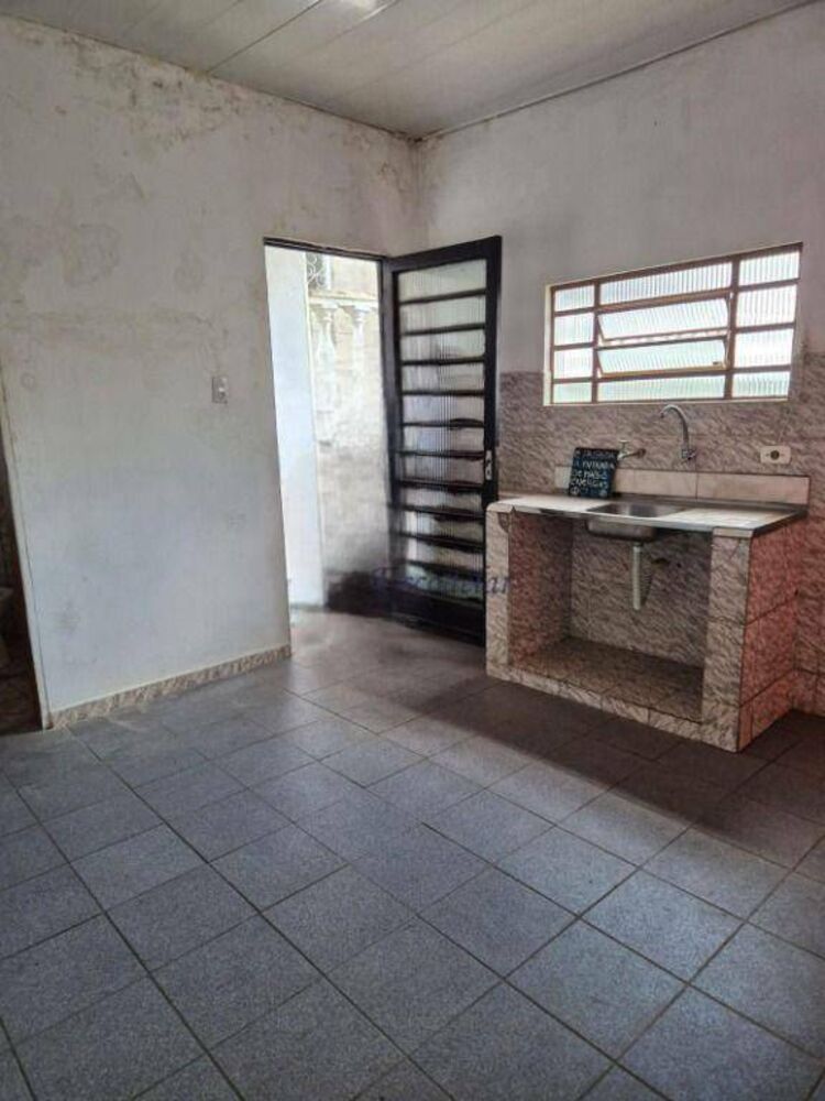 Casa, 6 quartos, 191 m² - Foto 1