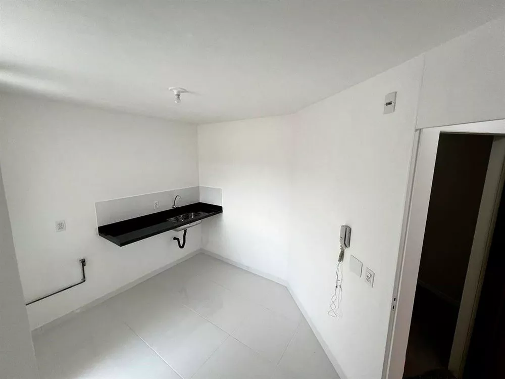 Apartamento à venda com 2 quartos, 62m² - Foto 3