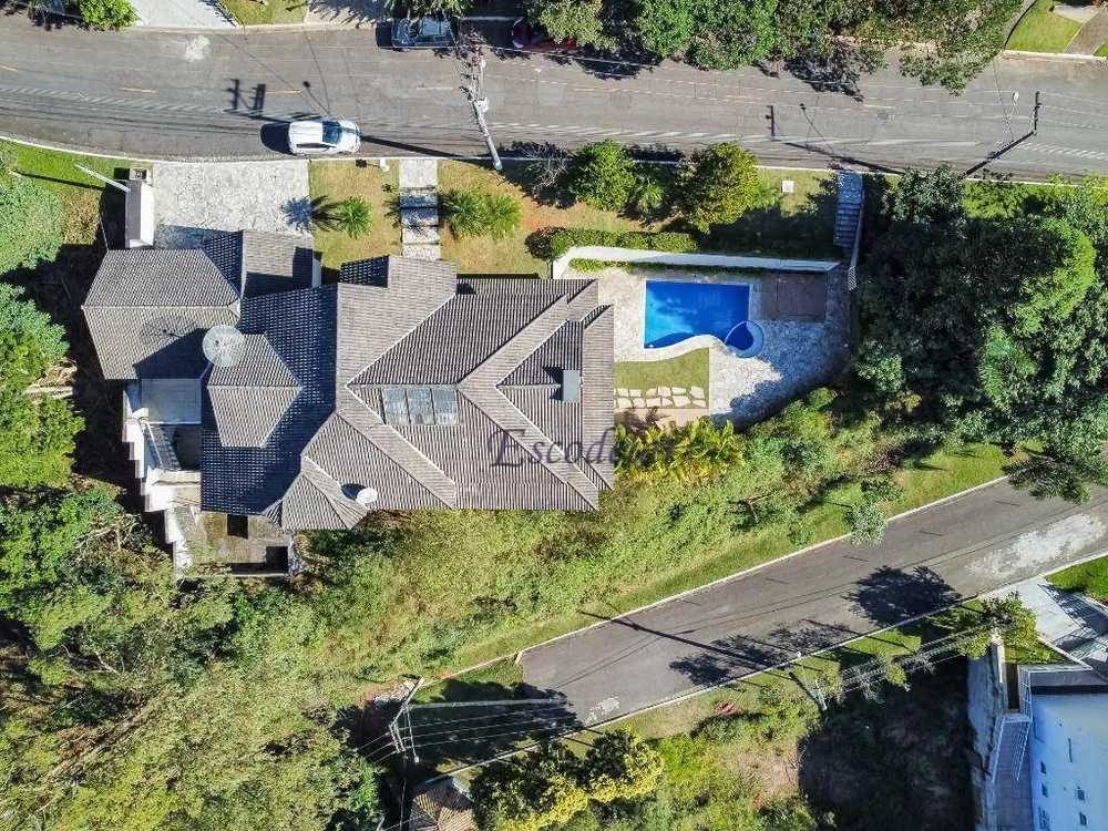 Casa de Condomínio à venda com 4 quartos, 550m² - Foto 4