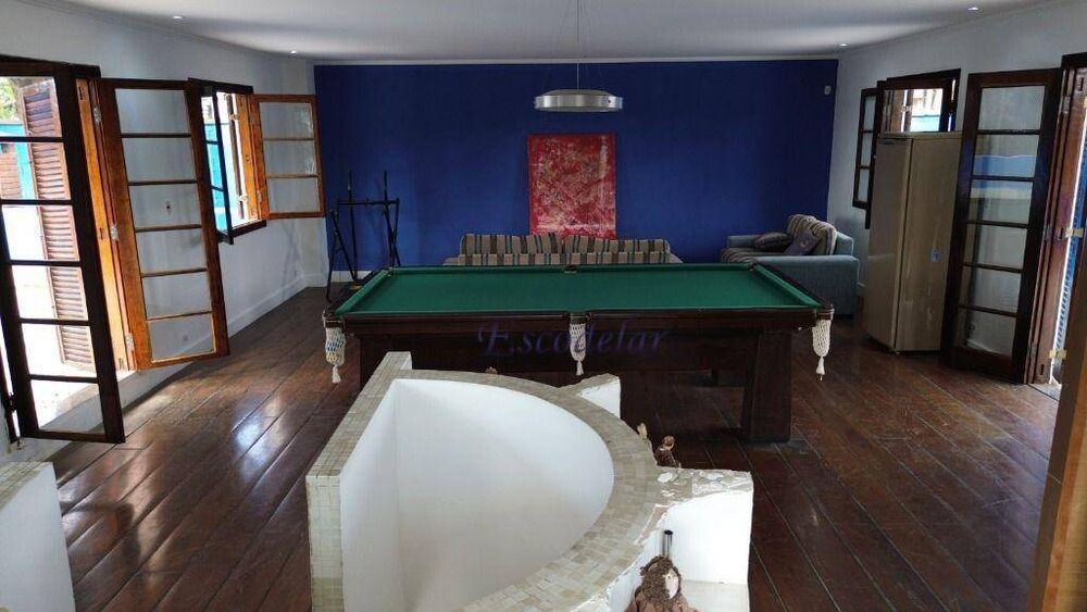Casa, 4 quartos, 215 m² - Foto 1
