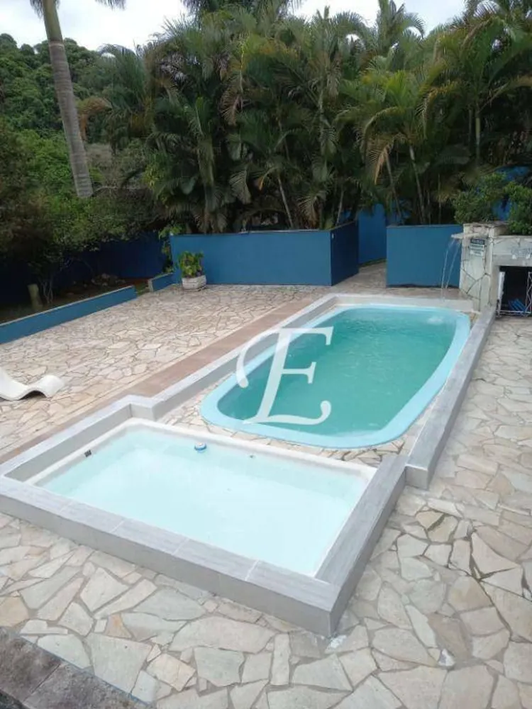 Chácara, 3 quartos, 1200 m² - Foto 1