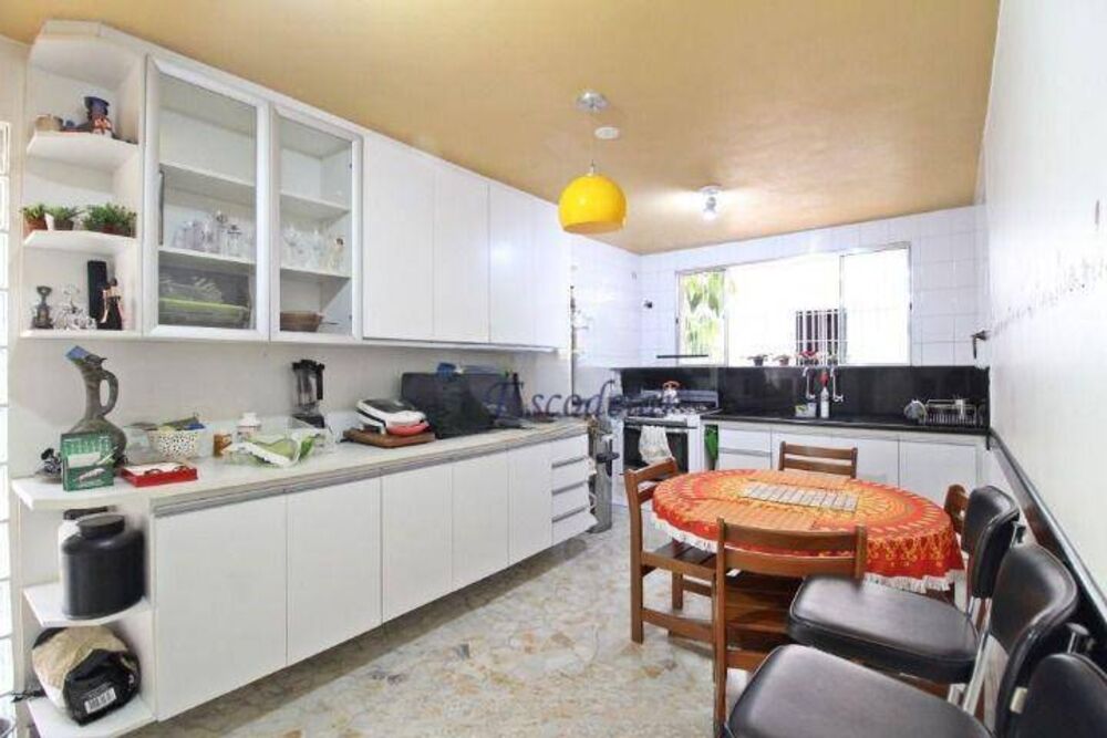 Casa, 3 quartos, 240 m² - Foto 2