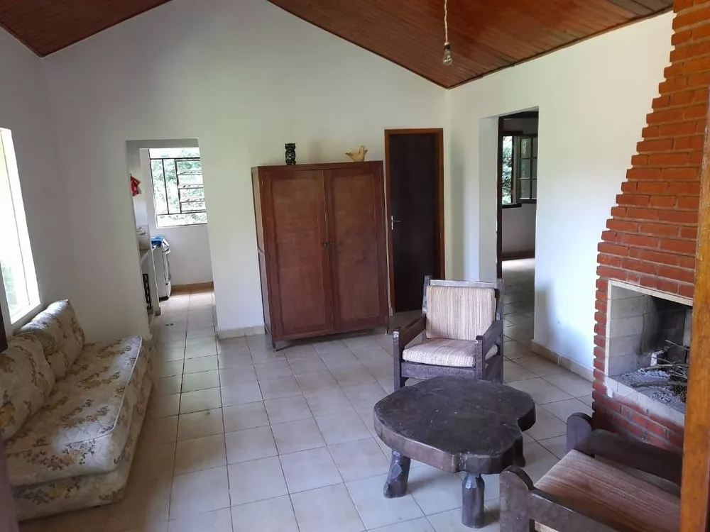 Casa à venda com 2 quartos, 130m² - Foto 1