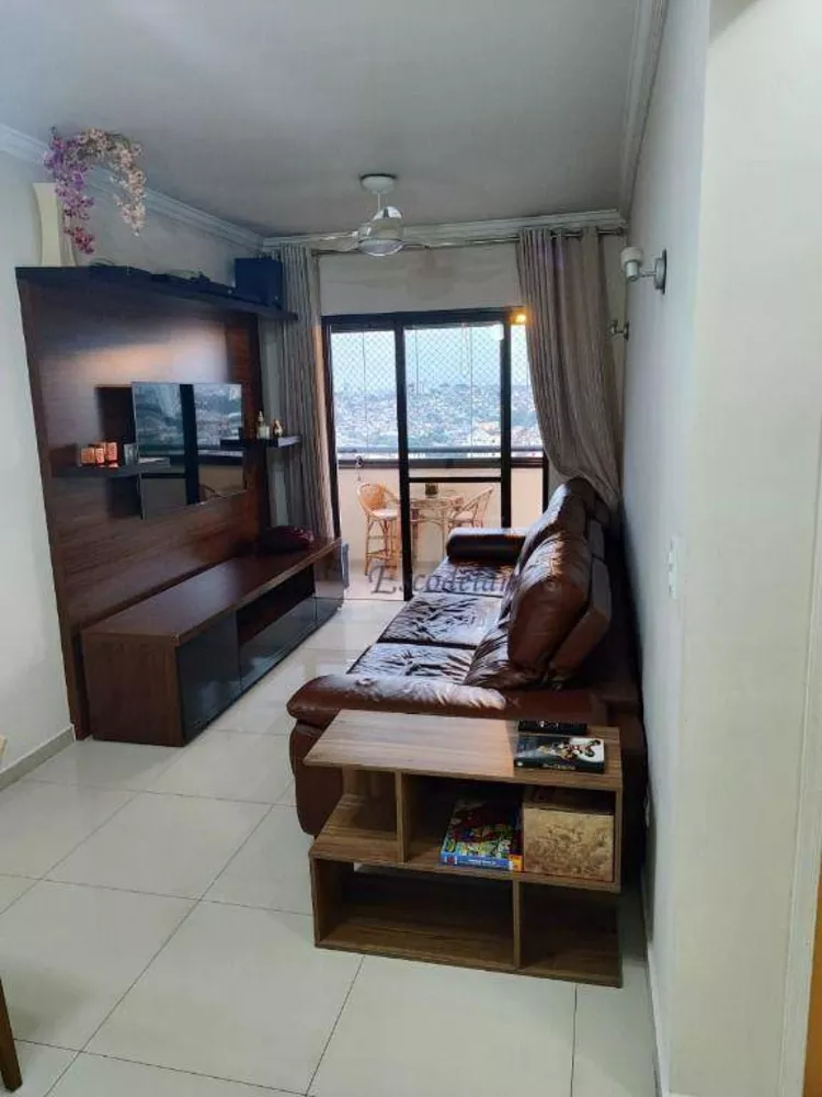 Apartamento à venda com 2 quartos, 68m² - Foto 3