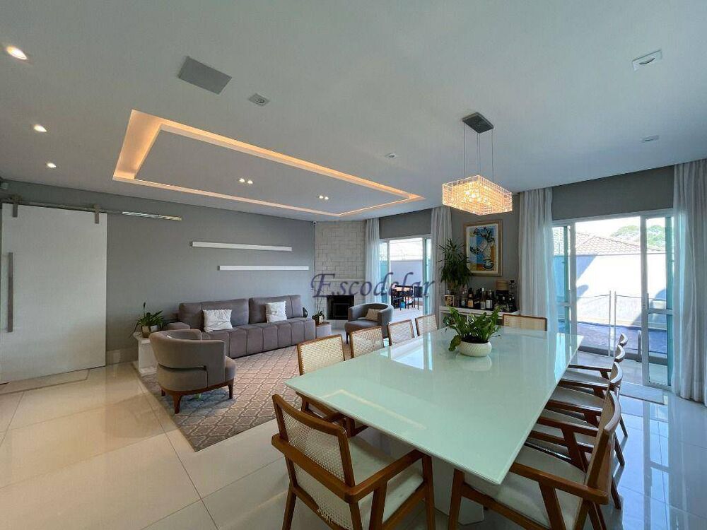 Sobrado, 3 quartos, 241 m² - Foto 1