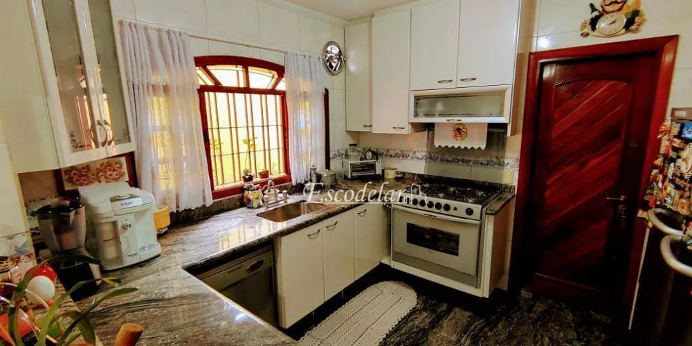 Sobrado à venda com 3 quartos, 197m² - Foto 1