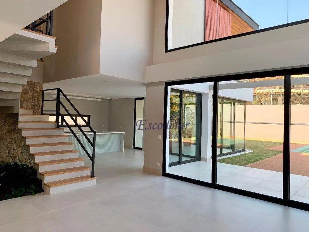 Casa de Condomínio à venda com 4 quartos, 400m² - Foto 3