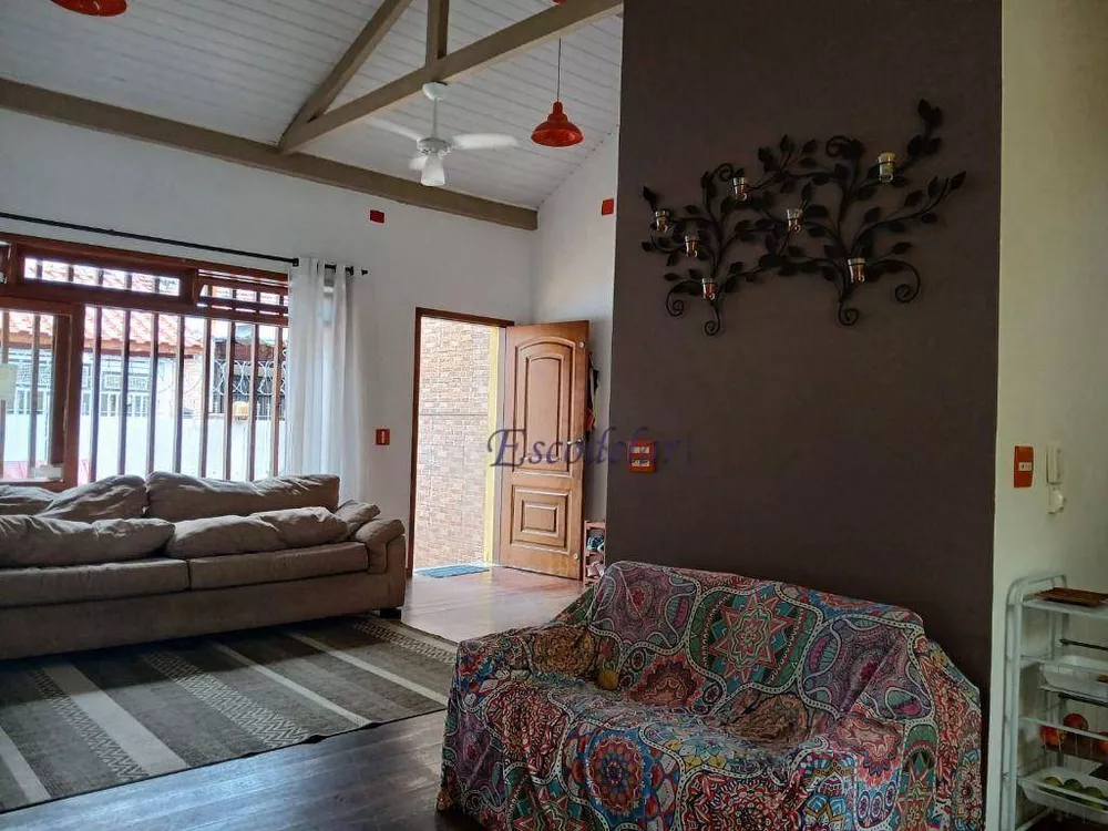 Casa à venda com 2 quartos, 90m² - Foto 2