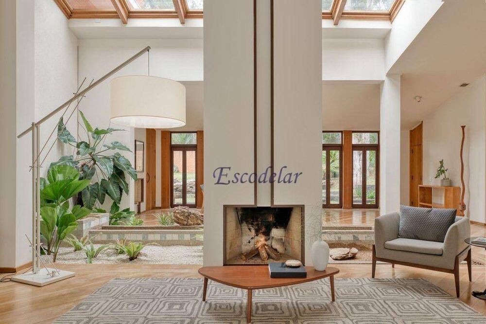 Casa, 5 quartos, 1300 m² - Foto 1
