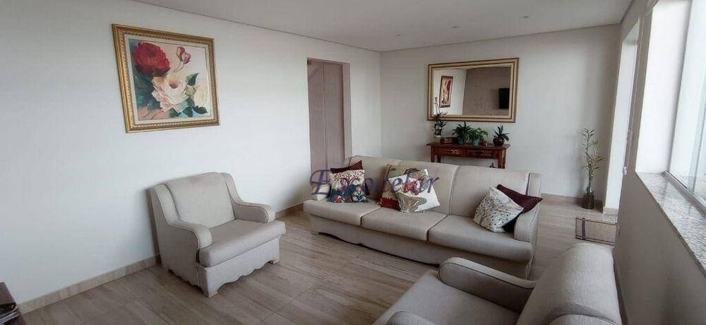 Sobrado, 3 quartos, 218 m² - Foto 1