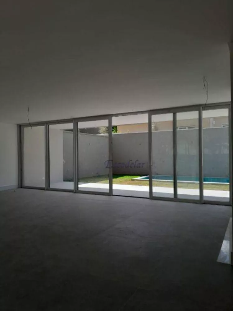 Casa de Condomínio à venda com 4 quartos, 450m² - Foto 2