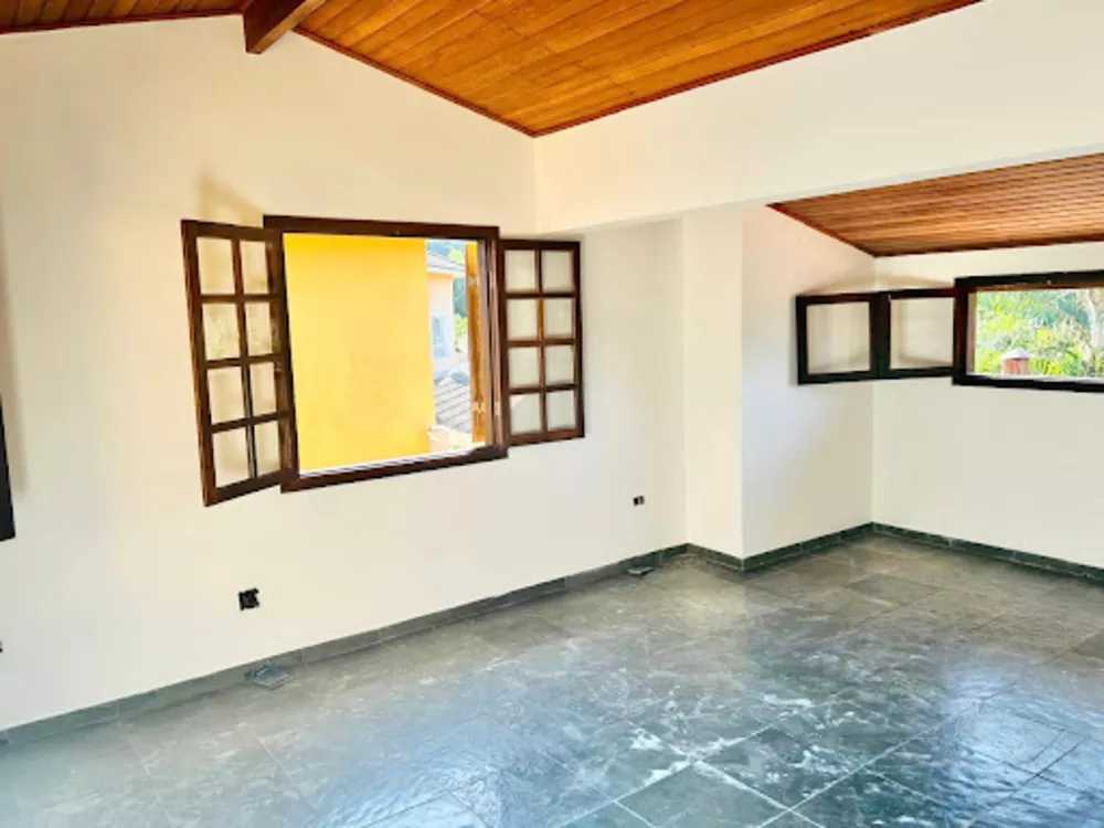 Casa de Condomínio à venda com 6 quartos, 284m² - Foto 4