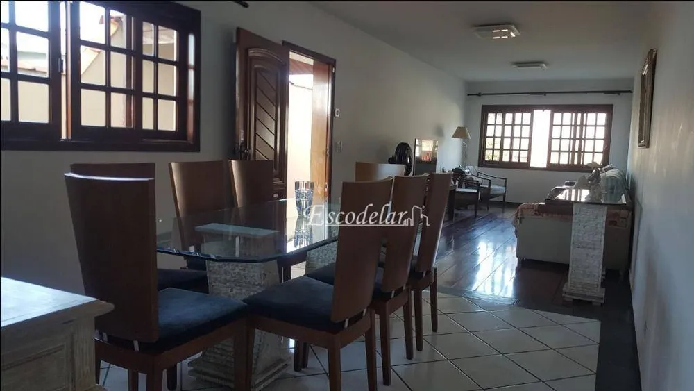 Sobrado, 3 quartos, 218 m² - Foto 1