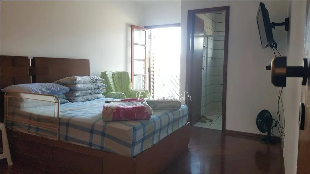 Sobrado, 3 quartos, 218 m² - Foto 2