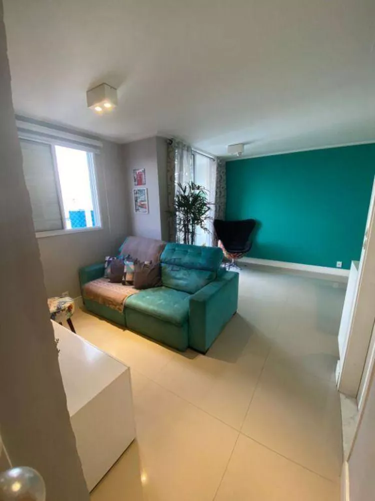 Apartamento à venda com 2 quartos, 61m² - Foto 4