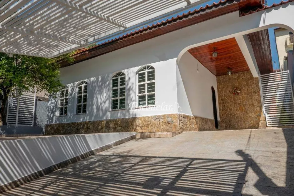 Casa à venda com 3 quartos, 130m² - Foto 1