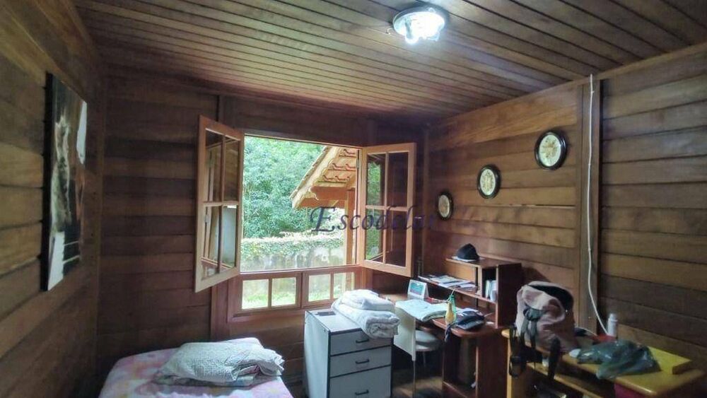 Casa, 6 quartos, 222 m² - Foto 1