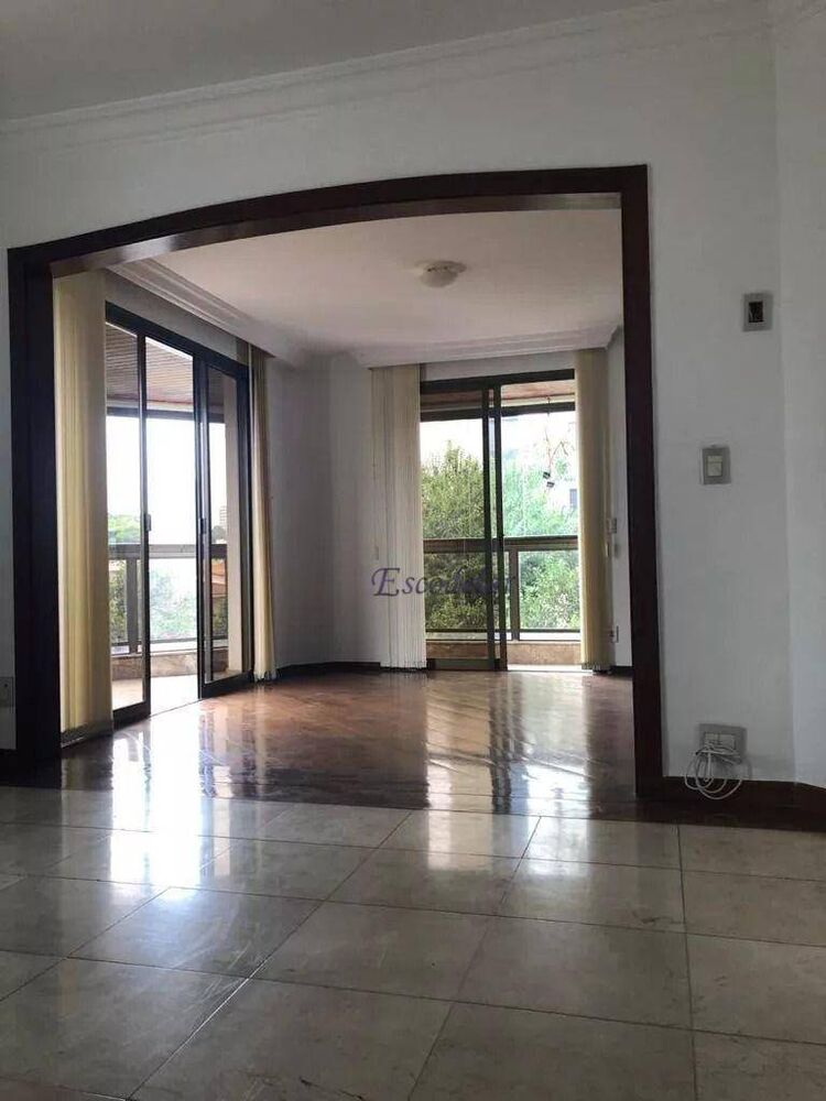 Apartamento, 3 quartos, 242 m² - Foto 1